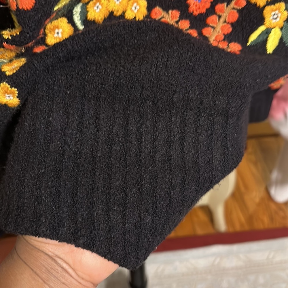 Zara Black Sweater with Colorful Floral Design - Picture 7 of 9